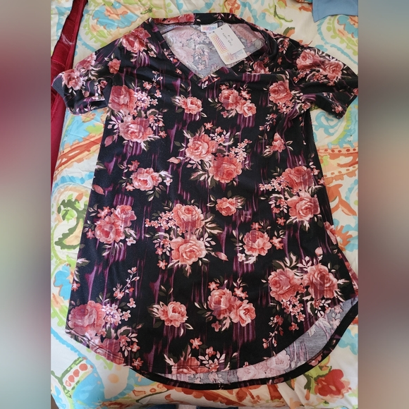 Lularoe iris - Picture 1 of 4